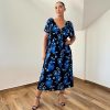 Lily elől-hátul V-nyakú ruha - kék kalocsai mintás