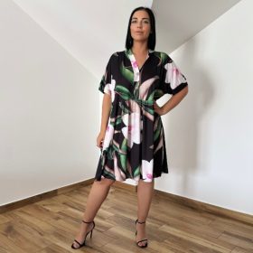 Plus size ingnyakú ruha- fekete virág mintás