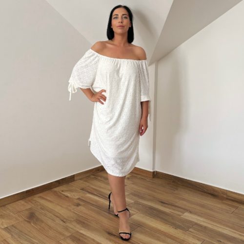 Plus size vállra húzható ruha- törtfehér madeira mintás