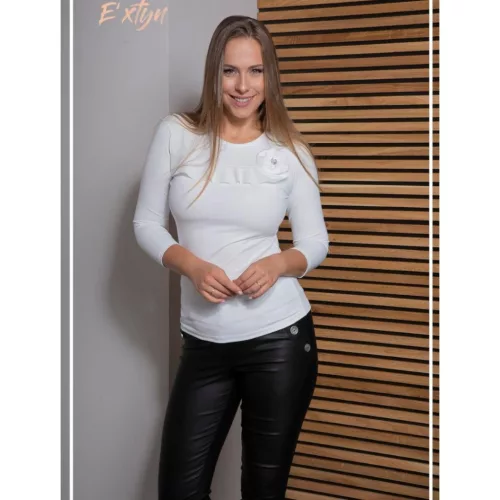 Extyn Anett felső-fehér