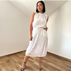 Fodros nyakú, zsebes fehér ruha