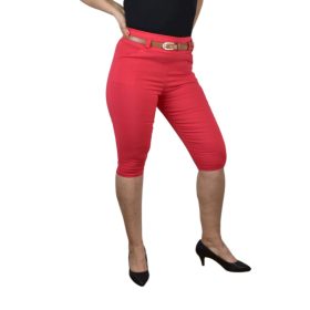 Piros színű térdnadrág övvel