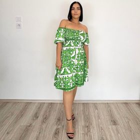 Palma ejtett vállú midiruha– zöld barokk mintás