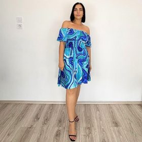 Palma ejtett vállú midiruha– kék hullám mintás