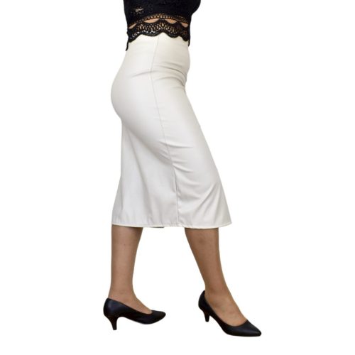 Bőrhatású ceruzaszoknya sliccel – Krémszínű